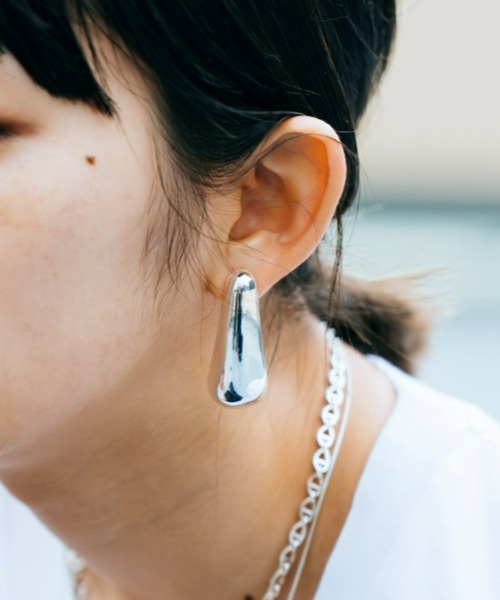 Nothing And Others(ナッシングアンドアザーズ)の「「Nothing And Others/ナッシングアンドアザーズ」Simple drop Earrings(イヤリング・レディース・シルバー・FREE)」の4枚目の写真