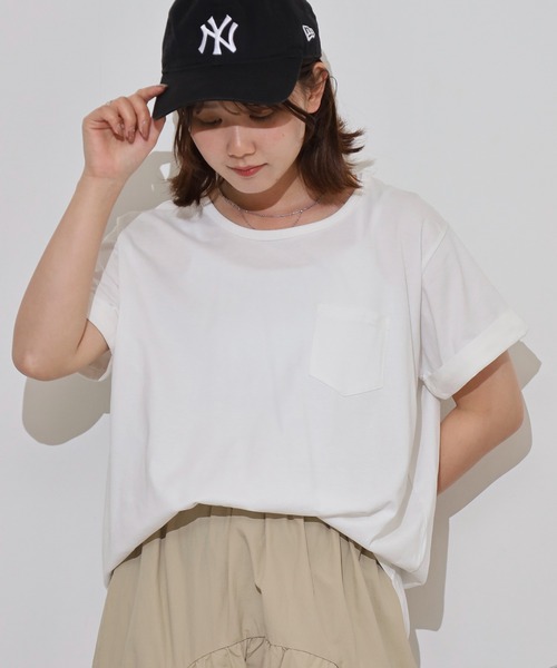 mitis(ミティス)の「mitis ラウンドヘム胸ポケット付きTシャツ(Tシャツ/カットソー・レディース・ブラック/ベージュ/ブルー/オフホワイト/ライトカーキ・M)」の1枚目の写真