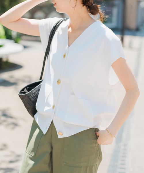 Spick & Span（スピックアンドスパン）の「《WEB限定 / 追加》ウォッシャブルVネックニットベスト（ベスト・レディース・ホワイト/ブラック・FREE）」の17枚目の写真