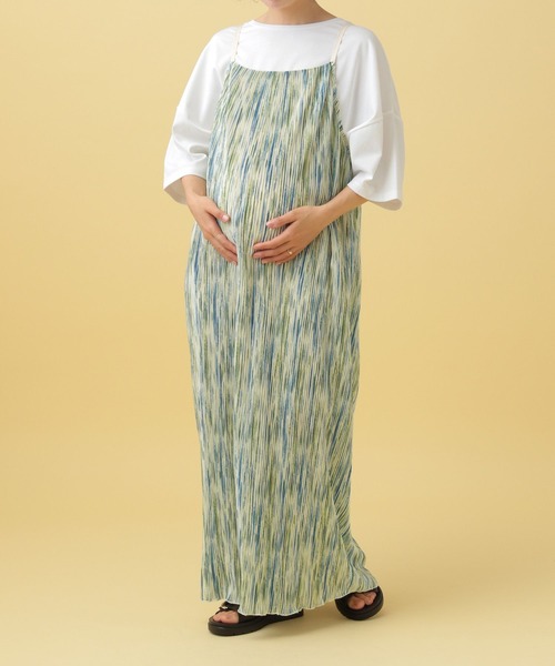 LEPSIM（レプシィム）の「【産前・産後対応】マタニティ／プリーツ柄キャミワンピース　497047（マタニティウェア/グッズ・レディース・ブラック/オフホワイト・FREE）」の2枚目の写真