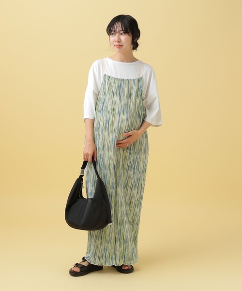 LEPSIM（レプシィム）の「【産前・産後対応】マタニティ／プリーツ柄キャミワンピース　497047（マタニティウェア/グッズ・レディース・ブラック/オフホワイト・FREE）」の5枚目の写真