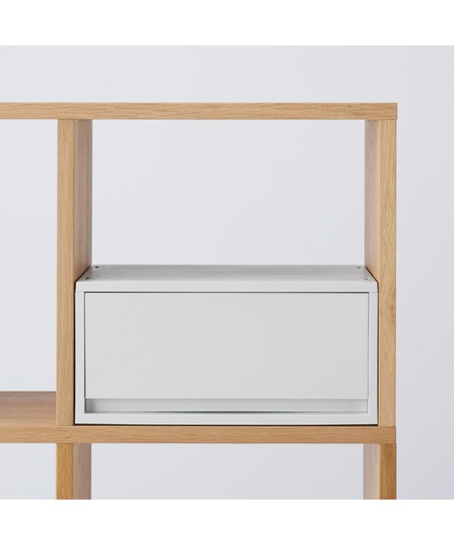 無印良品（ムジルシリョウヒン）の「再生ポリプロピレン入り　小物収納ケース　ワイド　大　ホワイトグレー　約幅３７×奥行２６×高さ１７．５ｃｍ（収納グッズ・メンズ・ライトグレー系・大）」の4枚目の写真