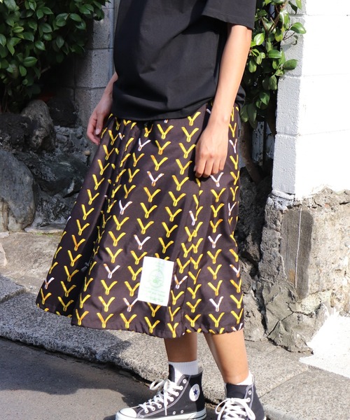 moyan ecri(モヤン エクリ)の「<moyan ecri>リバーシブル/アフリカ生地ロングスカートAFRICA REVERSIBLE DRAWSTRING SKIRT(スカート・レディース・グリーン系その他/パープル系その他/レッド系その他/イエロー系その他/ブラック系その他・FREE)」の2枚目の写真