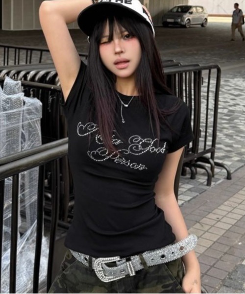 LADY LIKE（レディライク）の「ラインストーンロゴ美シルエット半袖Tシャツ（Tシャツ/カットソー・レディース・ブラック/ホワイト/ダークグレー/ブルー・M）」の2枚目の写真