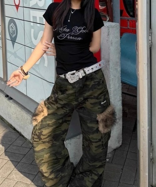 LADY LIKE（レディライク）の「ラインストーンロゴ美シルエット半袖Tシャツ（Tシャツ/カットソー・レディース・ブラック/ホワイト/ダークグレー/ブルー・M）」の16枚目の写真