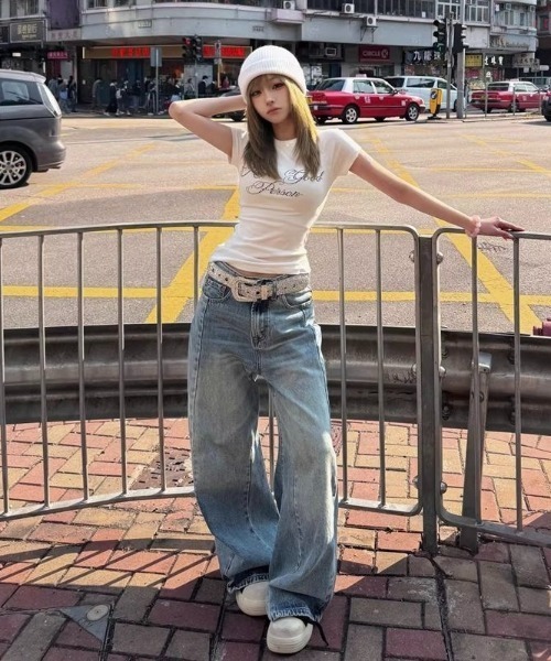 LADY LIKE（レディライク）の「ラインストーンロゴ美シルエット半袖Tシャツ（Tシャツ/カットソー・レディース・ブラック/ホワイト/ダークグレー/ブルー・M）」の22枚目の写真