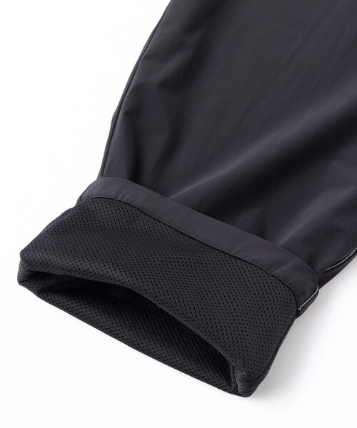 UNFILO（アンフィーロ）の「ハイストレッチムーブ ワイドパンツ（その他パンツ・レディース・ブラック系・SMALL/MEDIUM/LARGE/X-LARGE）」の8枚目の写真