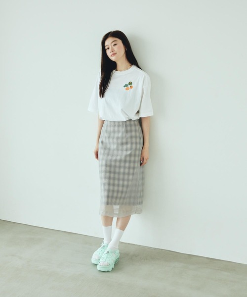 NIKE(ナイキ)の「ナイキ スポーツウェア ウィメンズ オーバーサイズド ショートスリーブ Tシャツ / Nike Sportswear Women's Oversized Short-Sleeve Graphic T-Shirt IH8491-100 White(Tシャツ/カットソー・レディース・ホワイト・L/XS/S/M/XL)」の9枚目の写真