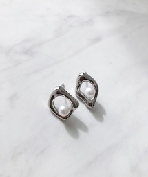 ドロップアシンメトリーパールモチーフピアス