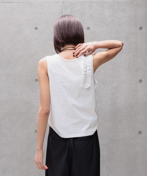 PAGEBOY(ページボーイ)の「ランダムフリルタンクトップ(タンクトップ・レディース・オフホワイト/グレー/ブラック・FREE)」の6枚目の写真