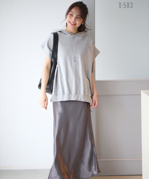 Ehre style（エーレスタイル）の「華やかアップ！ 上品な艶スカート 着回し術（スカート・レディース・アイボリー/モカ/グリーン/グレー・M/L）」の21枚目の写真