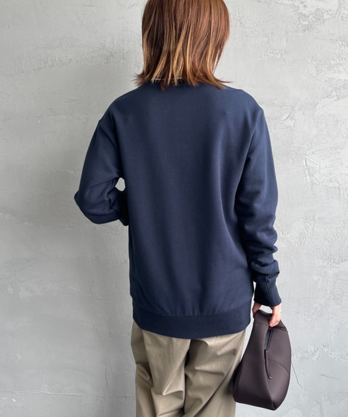 FRED PERRY（フレッドペリー）の「[FRED PERRY/フレッドペリー] 別注 ツインティップライン ワンポイントロゴ刺繍クルーネックスウェット（スウェット・レディース・ブラック/キャメル/グレイッシュベージュ/ネイビー・S/M/L/XL）」の20枚目の写真