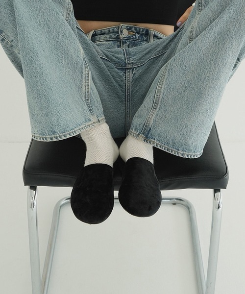 CLANE（クラネ）の「VELOUR FLAT MULES（スリッポン・レディース・カーキ/ブラック・36/37/38）」の2枚目の写真