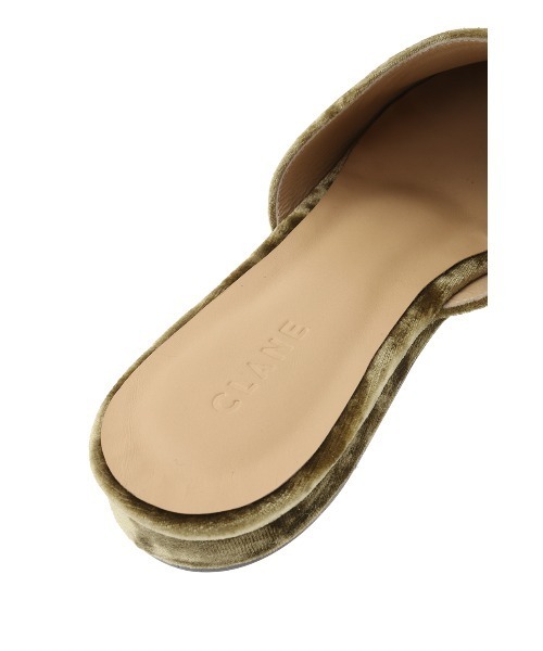 CLANE（クラネ）の「VELOUR FLAT MULES（スリッポン・レディース・カーキ/ブラック・36/37/38）」の12枚目の写真