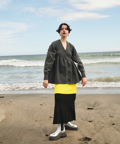 OMMO(オーエムエムオー)の「LAYERED KNIT SK(スカート・レディース・レッド/ブラック/オフホワイト/ターコイズブルー/イエロー・36/38)」の22枚目の写真