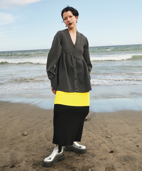 OMMO(オーエムエムオー)の「LAYERED KNIT SK(スカート・レディース・レッド/ブラック/オフホワイト/ターコイズブルー/イエロー・36/38)」の8枚目の写真
