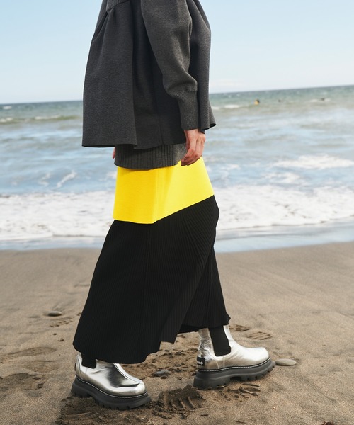 OMMO(オーエムエムオー)の「LAYERED KNIT SK(スカート・レディース・レッド/ブラック/オフホワイト/ターコイズブルー/イエロー・36/38)」の10枚目の写真