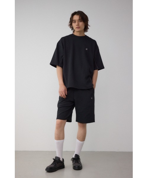 AZUL by moussy（アズールバイマウジー）の「パイピングライントップス（Tシャツ/カットソー・メンズ・グレー/ブラック・MEDIUM/LARGE）」の4枚目の写真