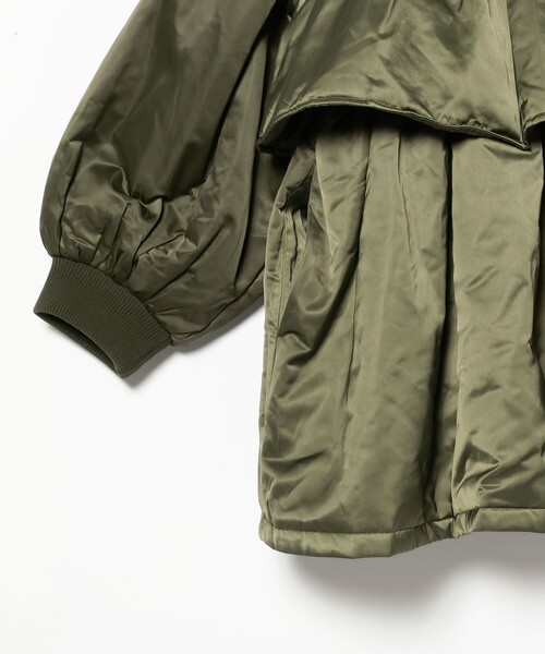 CAROLINA GLASER(カロリナ グレイサー)の「フリル 中綿 ブルゾン(ブルゾン・レディース・グリーン系その他5/ブラック・ONE SIZE)」の14枚目の写真