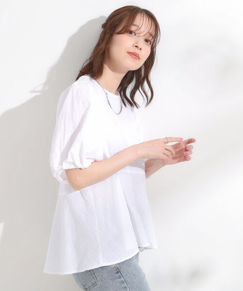 DRESKIP（ドレスキップ）の「【S-LL】バルーン袖で大人可愛く ペプラムブラウス（シャツ/ブラウス・レディース・ブルー/オフホワイト・04/03/02/01）」の4枚目の写真