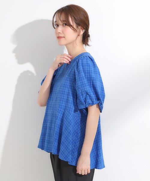 DRESKIP（ドレスキップ）の「【S-LL】バルーン袖で大人可愛く ペプラムブラウス（シャツ/ブラウス・レディース・ブルー/オフホワイト・04/03/02/01）」の8枚目の写真