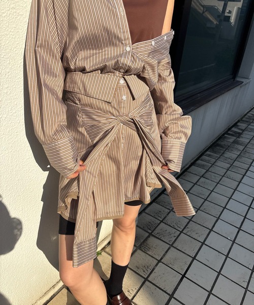 Ameri(アメリ)の「STRIPE INVERSION SHIRT TOP(Tシャツ/カットソー・レディース・ブルー/ブラウン/ピンク・FREE)」の4枚目の写真