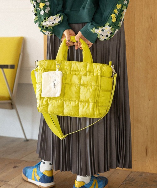 niko and...（ニコアンド）の「《500mlボトル収納可能》ポーチ付きキルトトートバッグM（トートバッグ・レディース・ブラック/ブラウン/レッド/イエロー/その他1/ホワイト系その他/ライトブルー/ブラック系その他・0）」の6枚目の写真