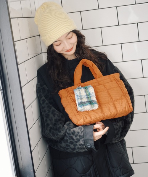 niko and...（ニコアンド）の「ポーチ付き キルト トートバッグM / 500mlボトル収納可能（トートバッグ・レディース・ブラック/ブラウン/レッド/イエロー/その他1/ホワイト系その他/ライトブルー/ブラック系その他/オレンジ/ブラック系その他2/ライトグレー/その他2/ライトブラウン・0）」の20枚目の写真