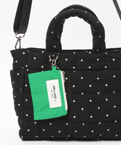 niko and...（ニコアンド）の「《500mlボトル収納可能》ポーチ付きキルトトートバッグM（トートバッグ・レディース・ブラック/ブラウン/レッド/イエロー/その他1/ホワイト系その他/ライトブルー/ブラック系その他・0）」の12枚目の写真