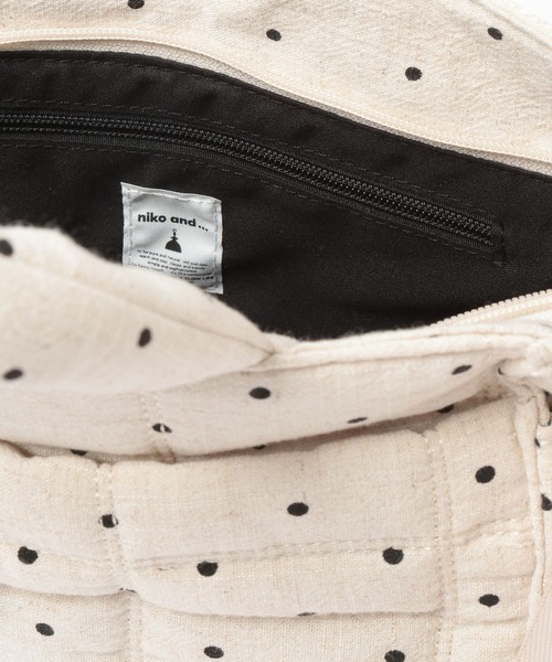 niko and...（ニコアンド）の「《500mlボトル収納可能》ポーチ付きキルトトートバッグM（トートバッグ・レディース・ブラック/ブラウン/レッド/イエロー/その他1/ホワイト系その他/ライトブルー/ブラック系その他・0）」の14枚目の写真