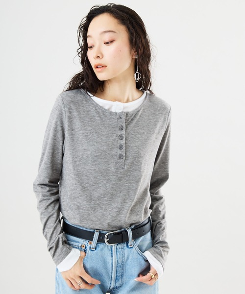 Muscat(マスカット)の「フェイクレイヤードロンT(Tシャツ/カットソー・レディース・チャコールグレー/ライトグレー/ブラウン/オレンジ・F)」の2枚目の写真