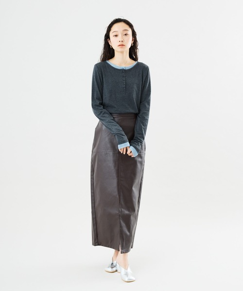 Muscat(マスカット)の「フェイクレイヤードロンT(Tシャツ/カットソー・レディース・チャコールグレー/ライトグレー/ブラウン/オレンジ・F)」の5枚目の写真