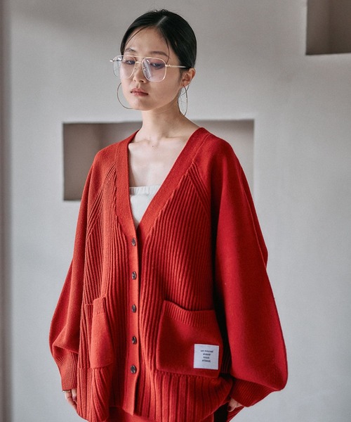 LEPSIM（レプシィム）の「7ゲージリブVネックカーディガン　571561（カーディガン/ボレロ・レディース・ブラック/レッド/ネイビー・FREE）」の20枚目の写真