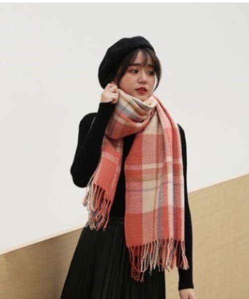 SHEPP(シープ)の「アソート チェック柄 ビッグ ストール(マフラー・レディース・ベージュ系/ブラック系/レッド系/ピンク系/ワイン/ブルー系/グレー/ネイビー/ブラック・F)」の20枚目の写真