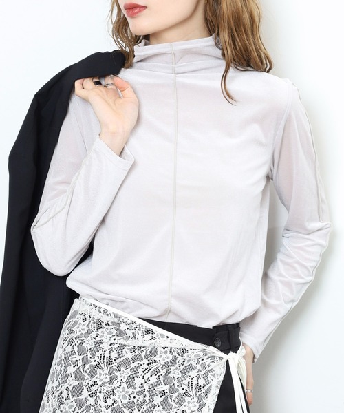EGLANTINE(エグランティーヌ)の「EGLANTINE 前後2way シアーベロアハイネックインナー日本製(Tシャツ/カットソー・レディース・ブラック/ライトベージュ/ピンク/シルバーグレー/モカ・38)」の4枚目の写真