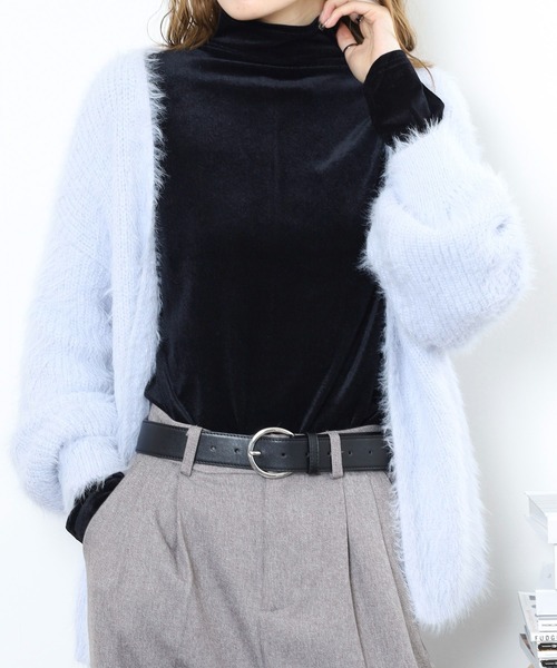 EGLANTINE(エグランティーヌ)の「EGLANTINE 前後2way シアーベロアハイネックインナー日本製(Tシャツ/カットソー・レディース・ブラック/ライトベージュ/ピンク/シルバーグレー/モカ・38)」の2枚目の写真