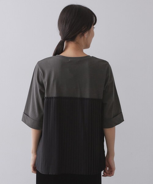 OPAQUE.CLIP（オペークドットクリップ）の「プリーツドッキングカットソー【洗濯機OK】（Tシャツ/カットソー・レディース・ボルドー/ホワイト/チャコール・40/38）」の21枚目の写真