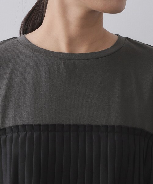 OPAQUE.CLIP（オペークドットクリップ）の「プリーツドッキングカットソー【洗濯機OK】（Tシャツ/カットソー・レディース・ボルドー/ホワイト/チャコール・40/38）」の4枚目の写真