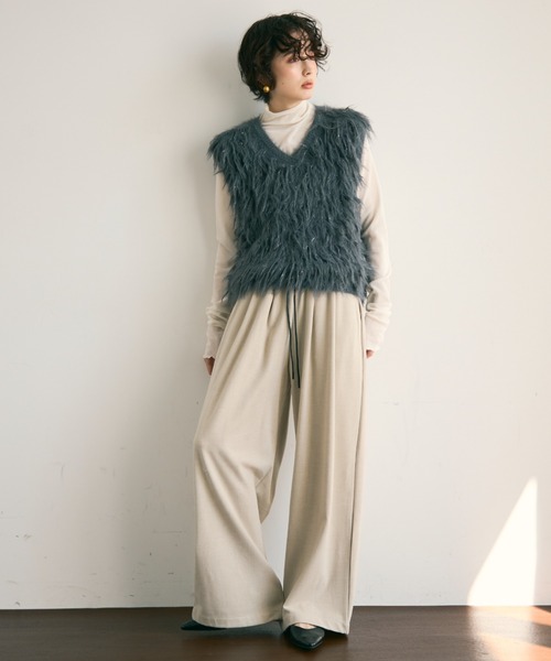 Trish（トリッシュ）の「ラメ入りループ編みニットベスト（ベスト・レディース・チャコールグレー/ホワイト・MEDIUM）」の22枚目の写真