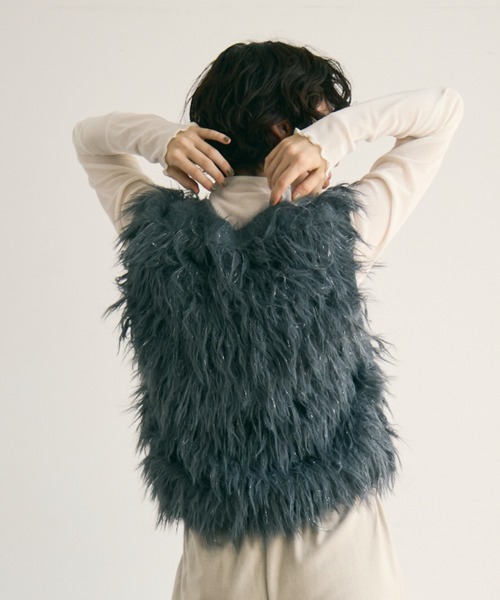 Trish（トリッシュ）の「ラメ入りループ編みニットベスト（ベスト・レディース・チャコールグレー/ホワイト・MEDIUM）」の15枚目の写真