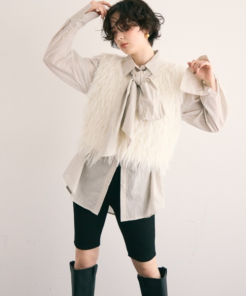 Trish（トリッシュ）の「ラメ入りループ編みニットベスト（ベスト・レディース・チャコールグレー/ホワイト・MEDIUM）」の4枚目の写真