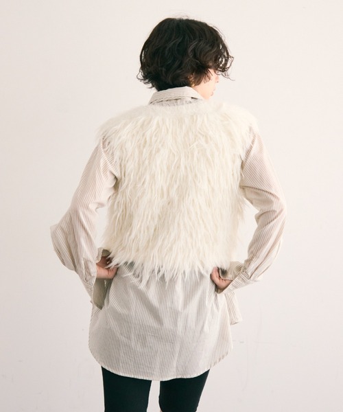 Trish（トリッシュ）の「ラメ入りループ編みニットベスト（ベスト・レディース・チャコールグレー/ホワイト・MEDIUM）」の7枚目の写真