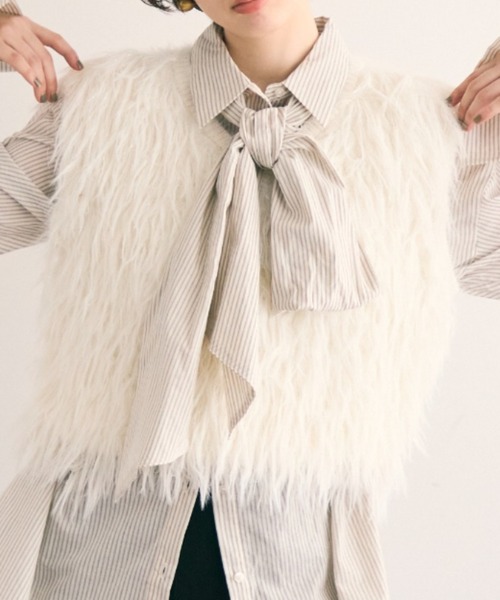 Trish（トリッシュ）の「ラメ入りループ編みニットベスト（ベスト・レディース・チャコールグレー/ホワイト・MEDIUM）」の21枚目の写真