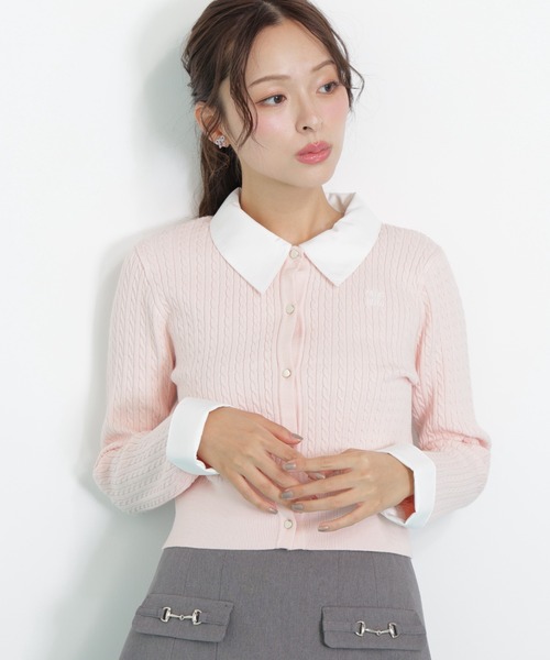 JILL by JILL STUART（ジルバイジルスチュアート）の「◇衿付きミニケーブルカーディガン（ニット/セーター・レディース・ネイビー/ピンク/グレー・FREE）」の3枚目の写真