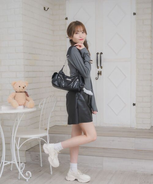 ems excite（エムズエキサイト）の「スタッズデザインバッグ（ショルダーバッグ・レディース・ブラック/オフホワイト/レッド・ONE SIZE）」の20枚目の写真