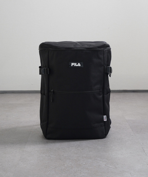 FILA(フィラ)の「FILAスクエアデイバッグ(バックパック/リュック・レディース・トリコロール/ブラック/ブラック×レッド・FREE)」の1枚目の写真