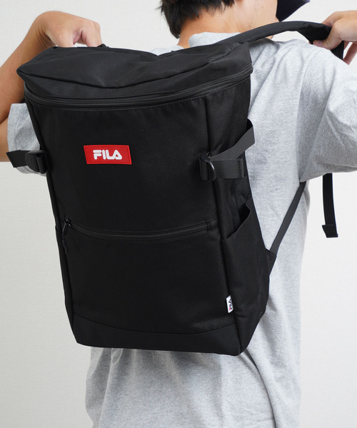 FILA(フィラ)の「FILAスクエアデイバッグ(バックパック/リュック・レディース・トリコロール/ブラック/ブラック×レッド・FREE)」の5枚目の写真