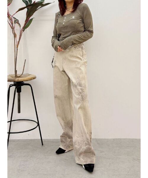 EVRIS(エヴリス)の「マーブルワイドデニムパンツ(デニムパンツ・レディース・ベージュ/ブラック・SMALL/MEDIUM)」の10枚目の写真