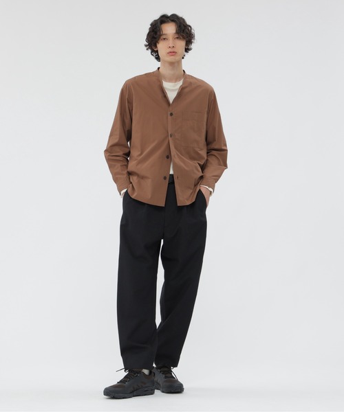 MARGARET HOWELL（マーガレットハウエル）の「FINE COMPACT COTTON POPLIN（シャツ/ブラウス・メンズ・ブラウン・LARGE/MEDIUM/SMALL）」の3枚目の写真