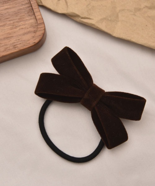 Mayree（メイリー）の「【float】ベルベット リボン ヘアゴム（ヘアゴム・レディース・マスタード/ダークブラウン/ワインレッド/インディゴブルー・FREE）」の21枚目の写真